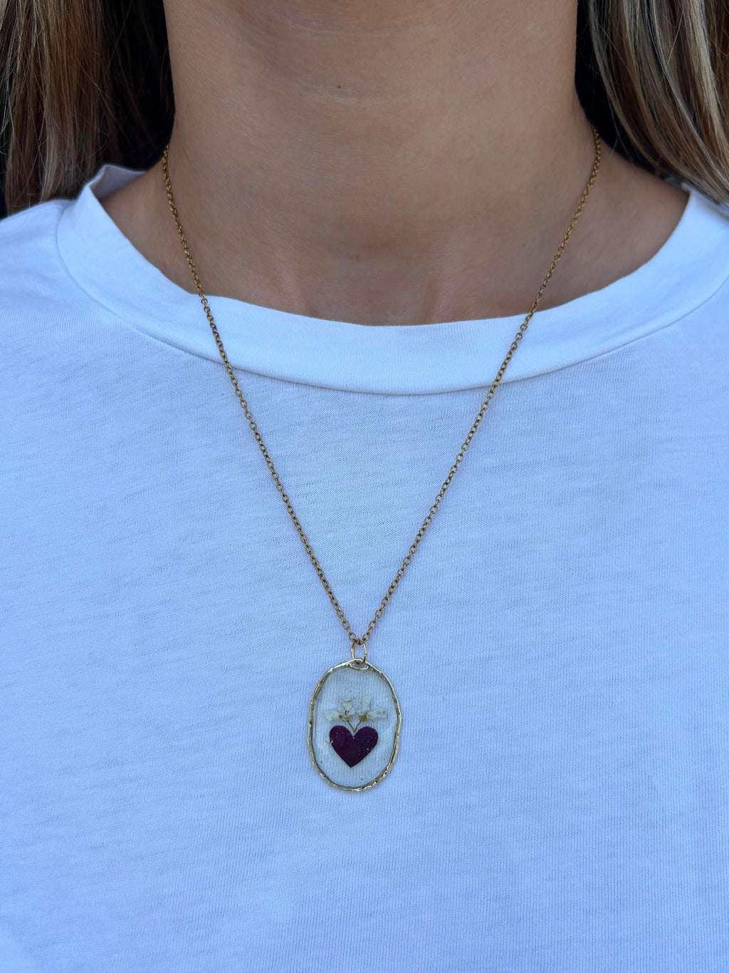 Collana fioriture trasparente - cuore di rosa rossa e fiori di campo