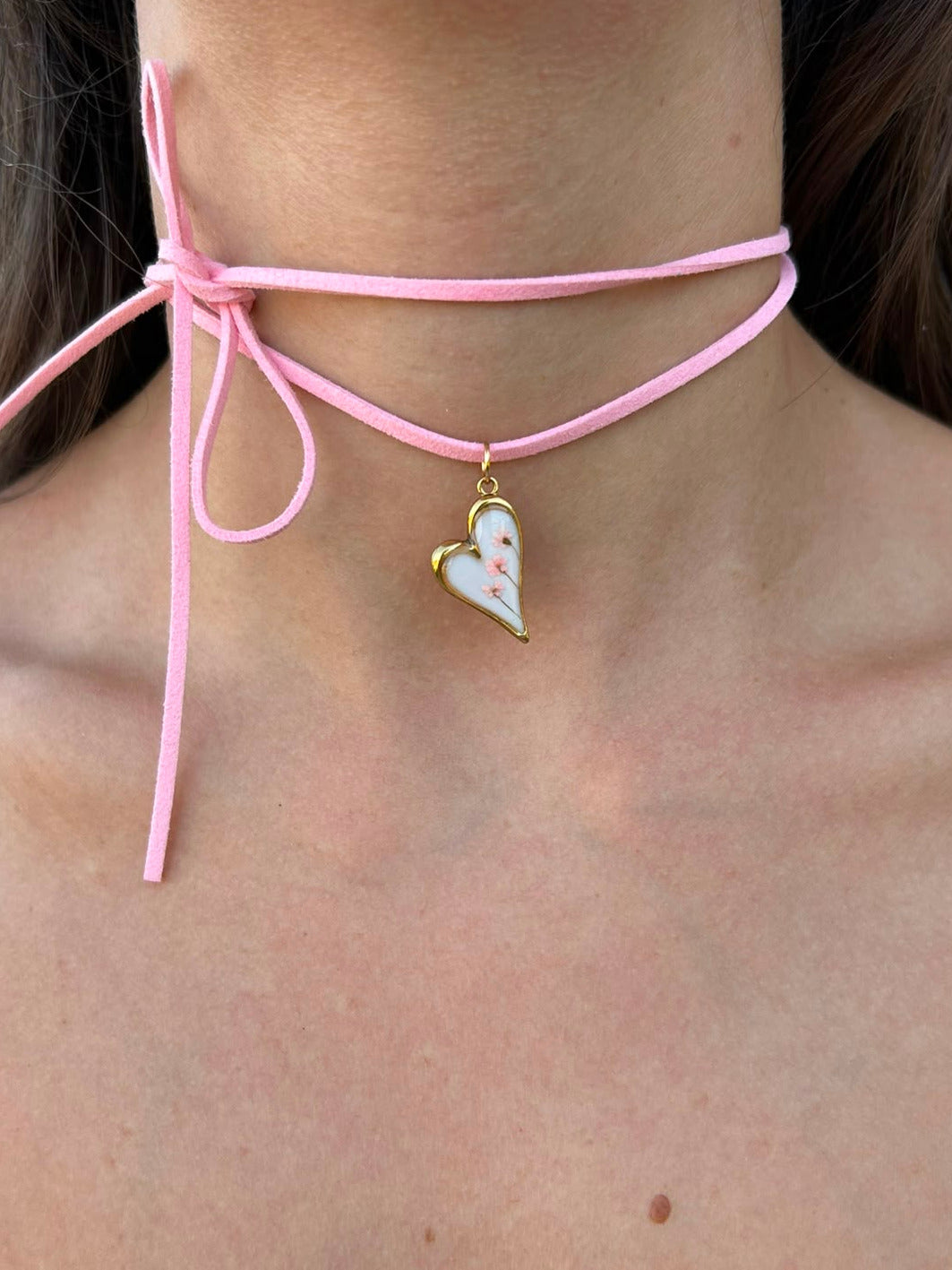 Collana cuore piccole fioriture - fiori di campo rosa
