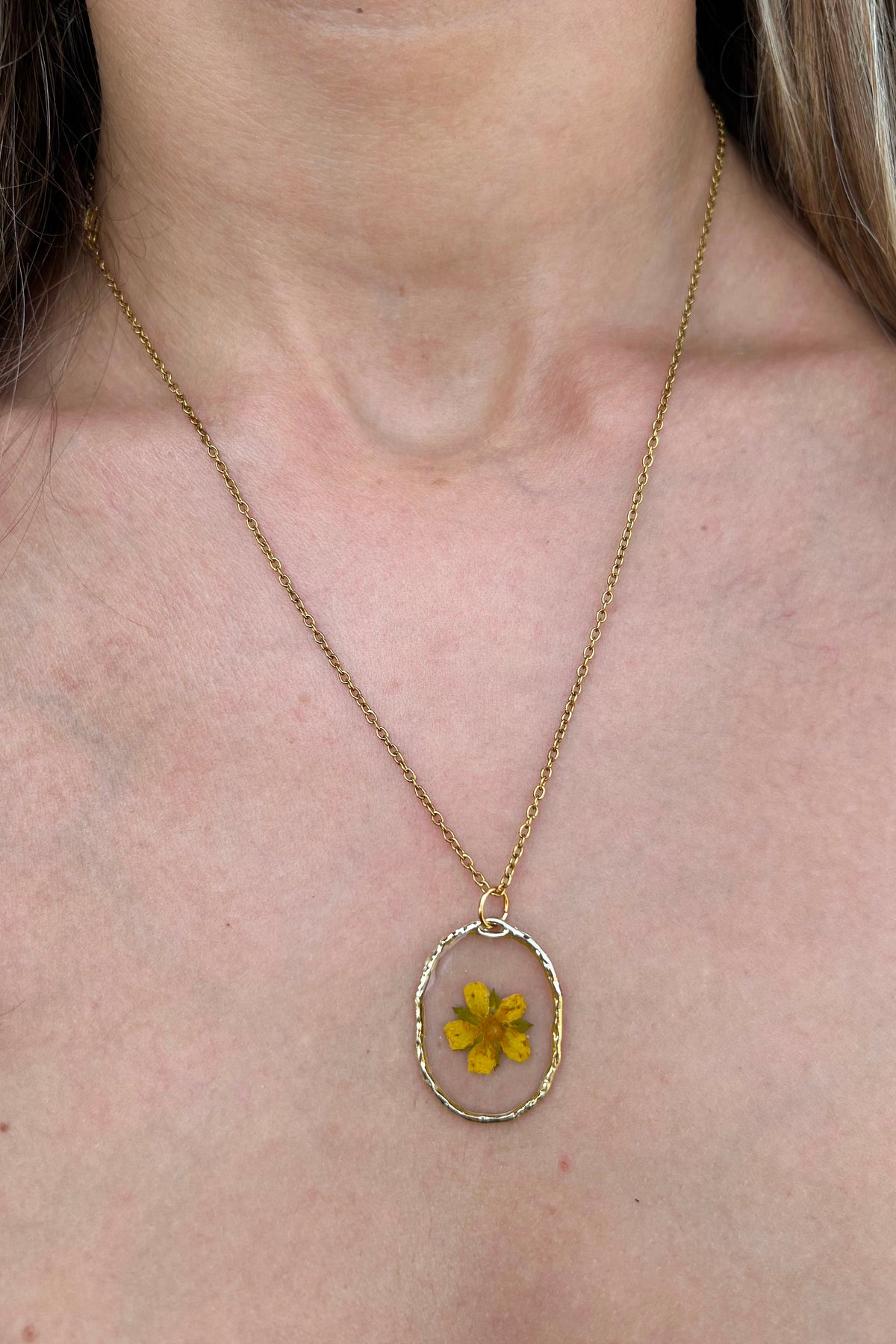 Collana fioriture trasparente - cinquefoglia